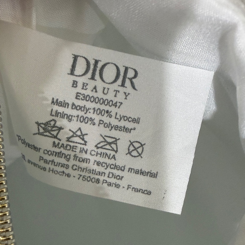 Dior Elegant White Cosmetic Case Dior mini Handbag Dior Clutch Gift ready Dior - Picture 5 of 12